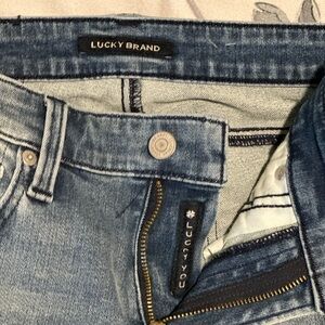 Lucky brand jeans . Very good condition. Worn once only.